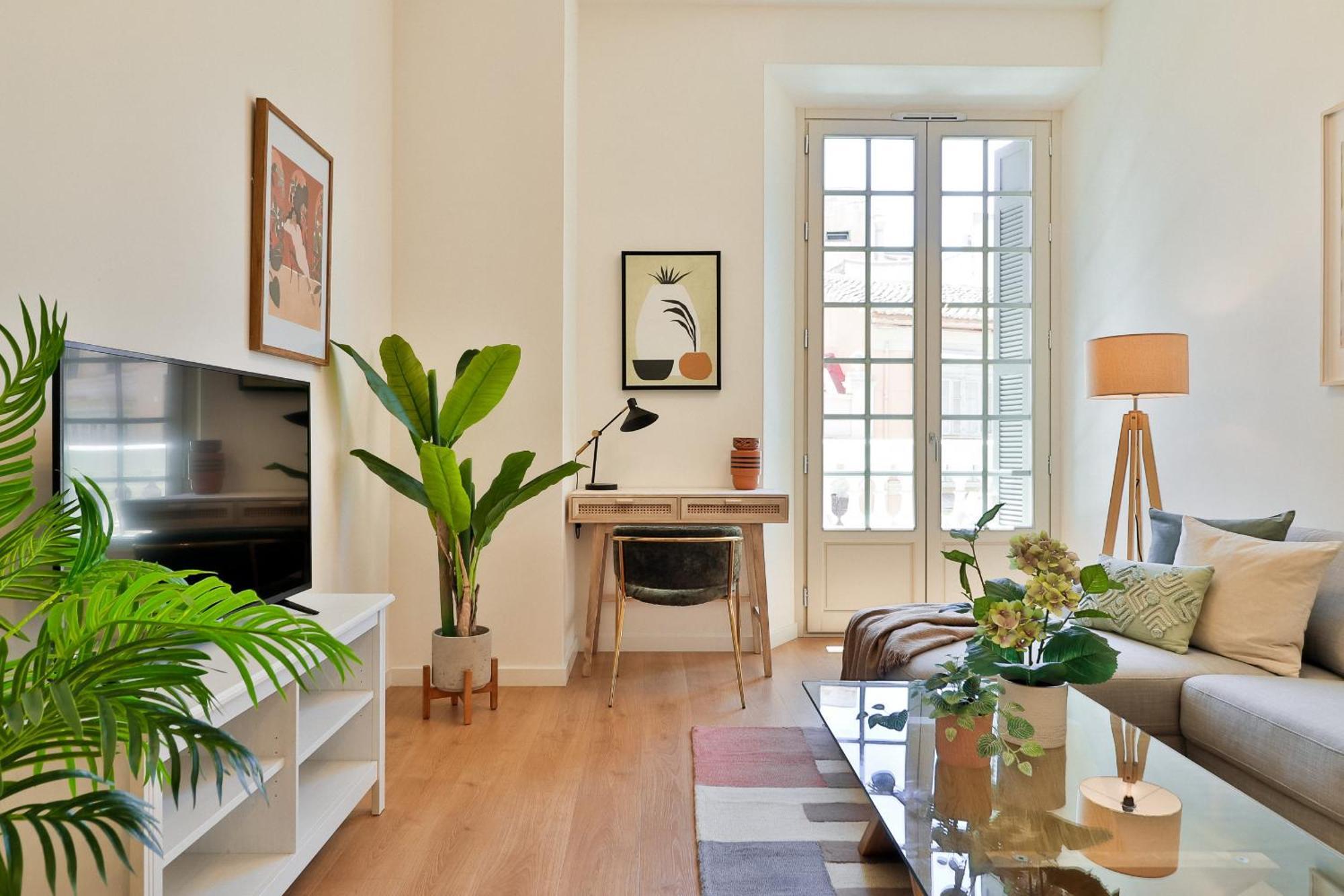 C74 - Marvelous 3 Bedroom In Historical Appartamento